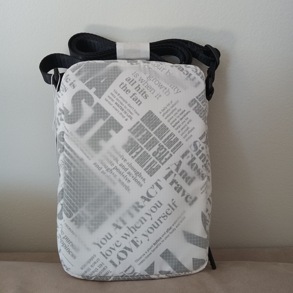 lululemon Easy Access Crossbody 'Manifesto' Print Black and White Purse - Picture 2 of 9